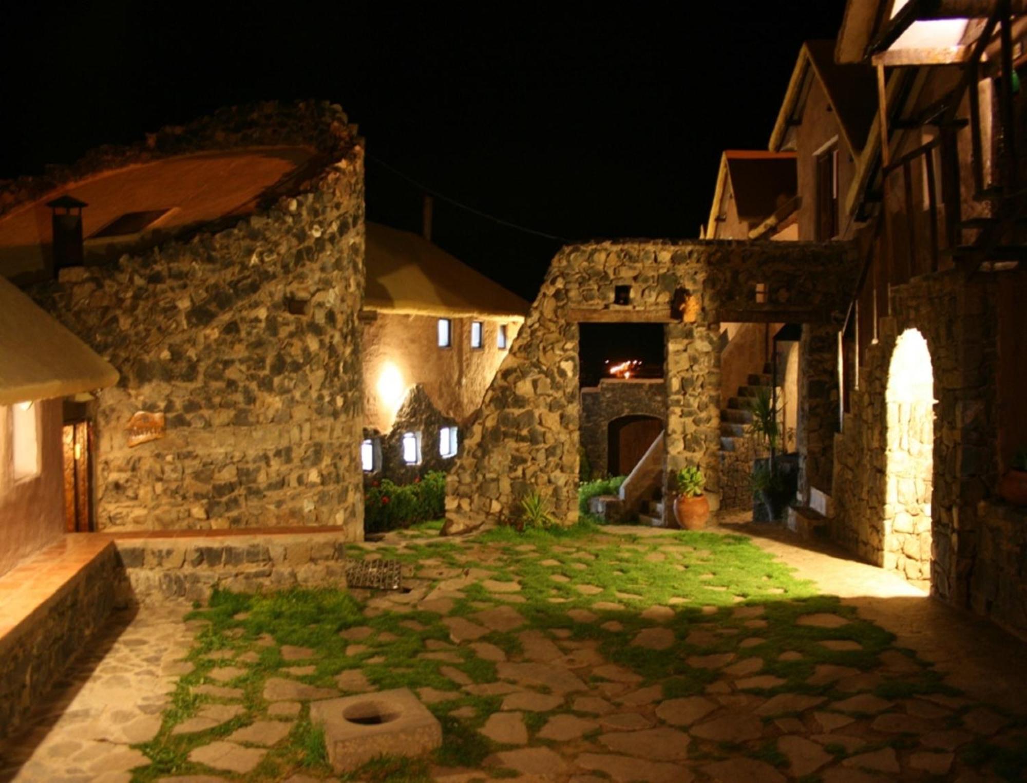 Hotel Pozo del Cielo Chivay Esterno foto